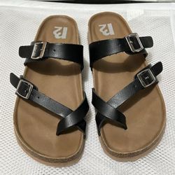 R2 Size 6 Sandals