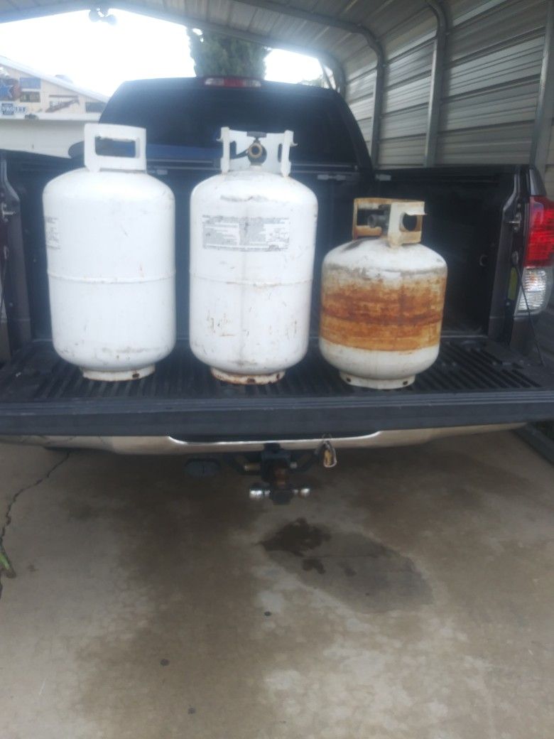 Porpane Tanks 2 Are 8 Ggallons 40.00 Each