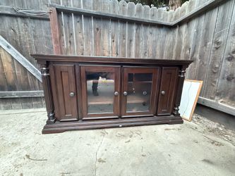 Entertainment Console/ TV Stand