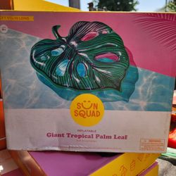 Giant Leaf Pool Float