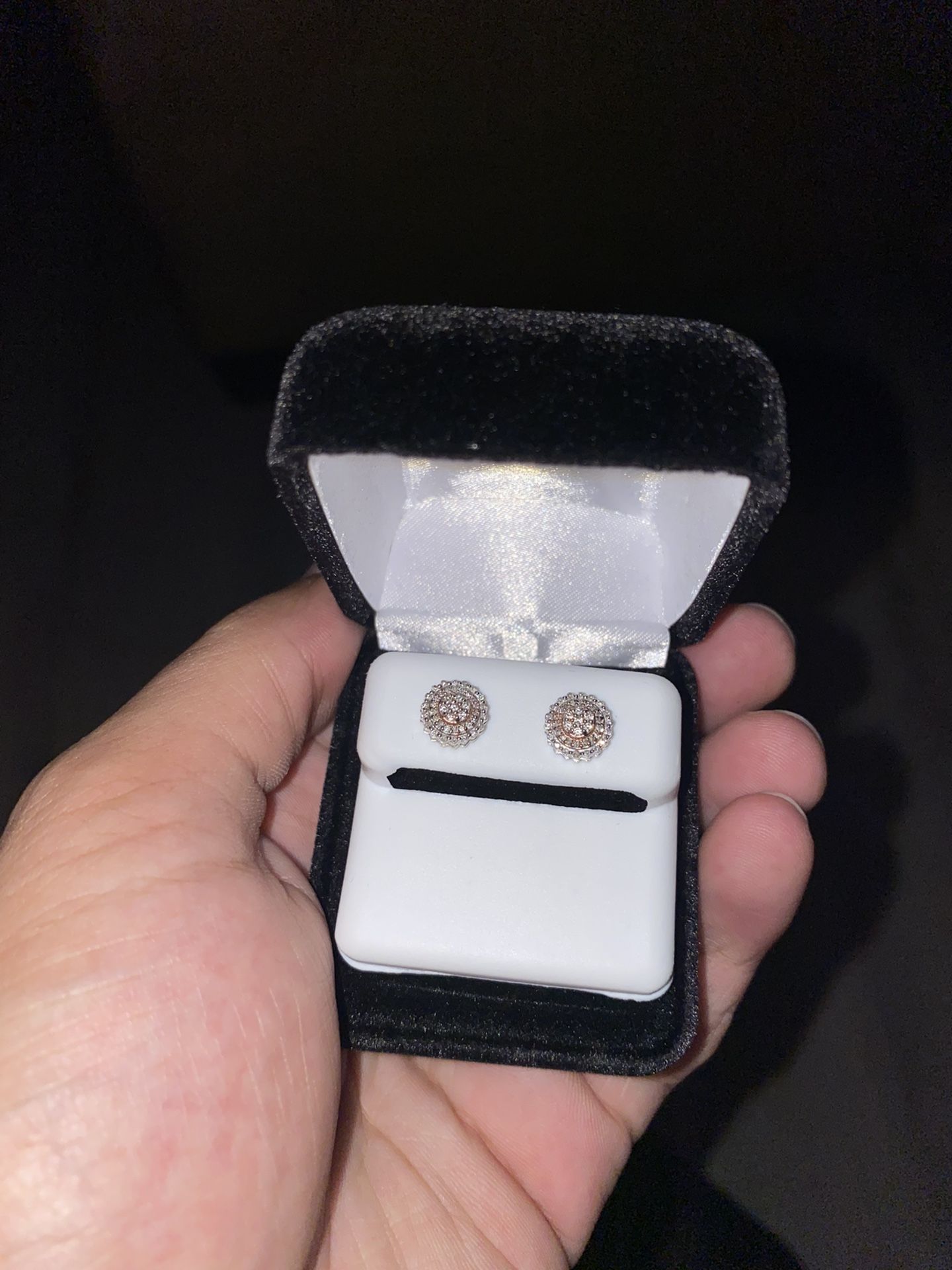 10k Mens Diamond Earrings 0.27 Karats 