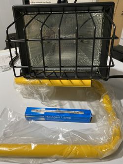 New Halogen Lights 500 Watt 2 for $40 +2 New Extra Bulbs