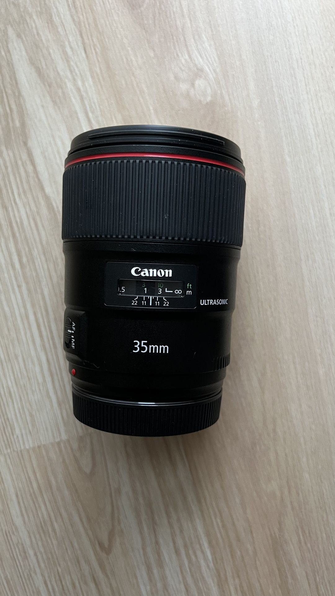 Canon EF 35mm f/1.4L Lens