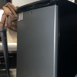 Huge Frigidaire Mini Fridge 