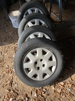 Honda Civic 14inch 4Lug Steel Wheels&Tires W/ Wheel Covers