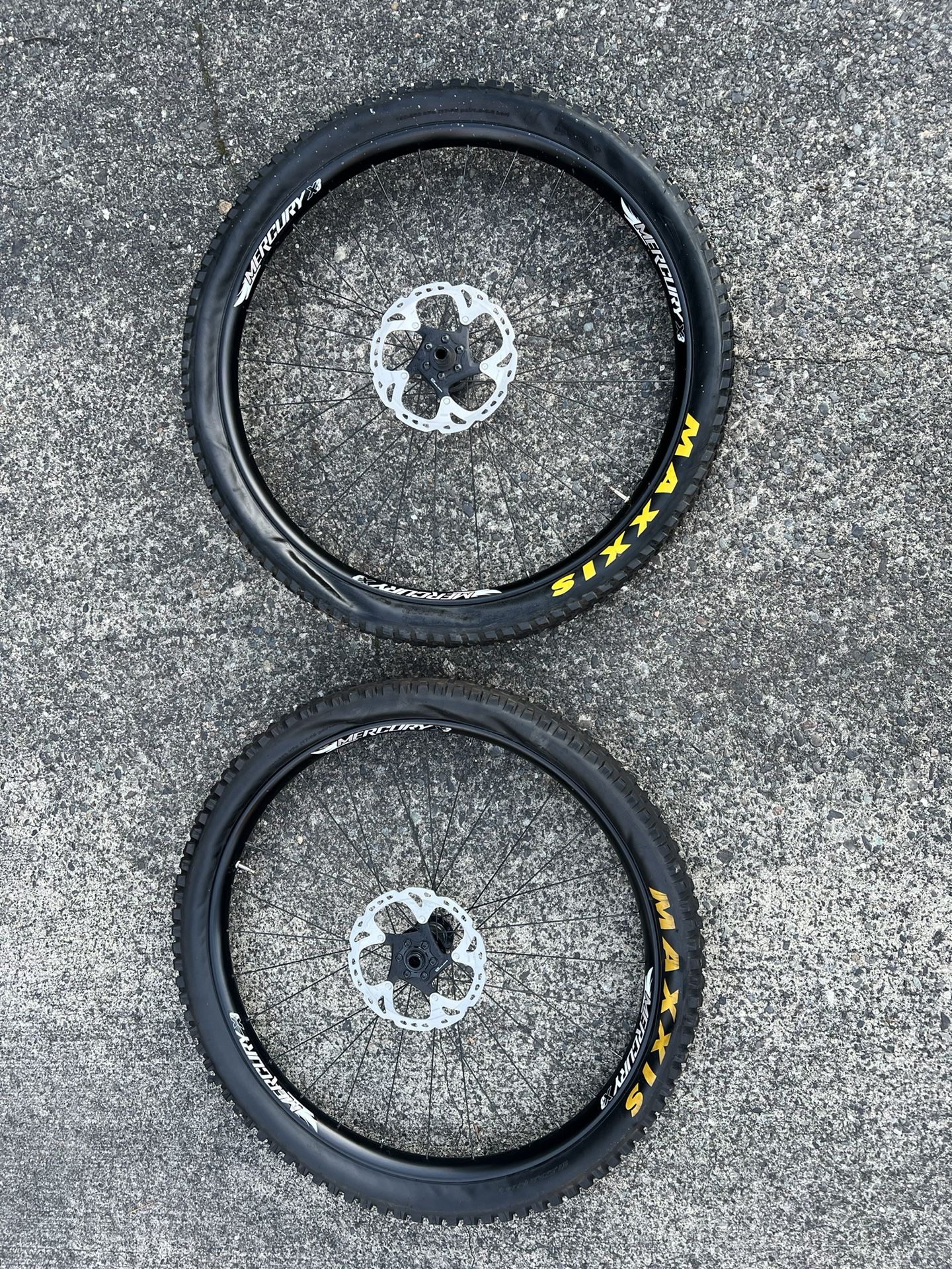 Mercury X3 Off Road Wheels Maxxis Rekon Tire