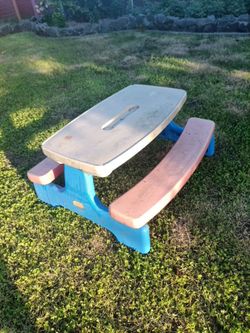 Little Tikes folding picnic table