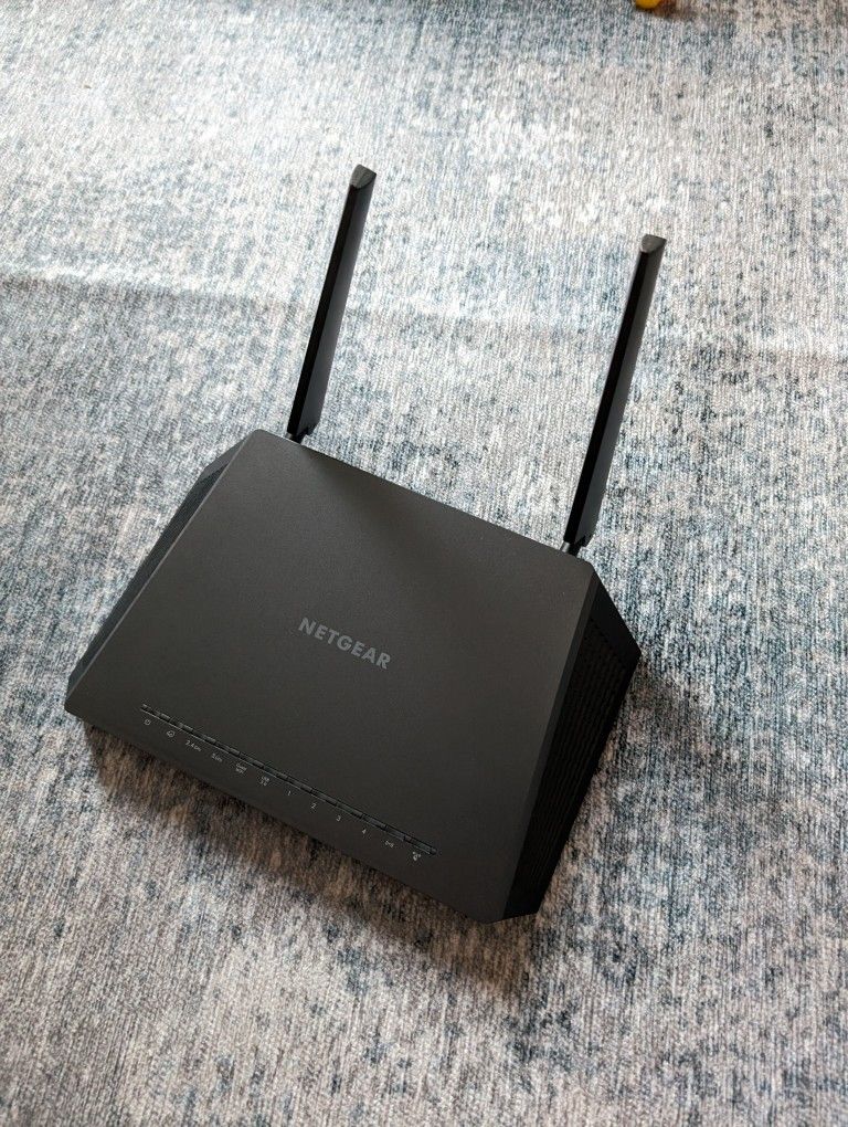 Netgear Nighthawk Ac1750. Model R6700