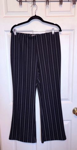 Mauriceβs NWOT Black/White Pinstripe Dress Pant Size M Short