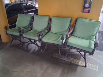 Set of 4 Outdoor Patio Swivel Chairs – Metal Frames & Green Cushions