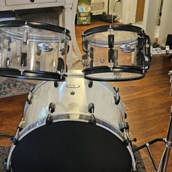 Pearl Crystal Beat Drums 