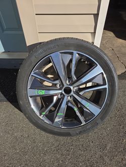 2019-2023 Nissan Maxima Wheel with Continental tire 18"