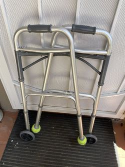 Andadera $15