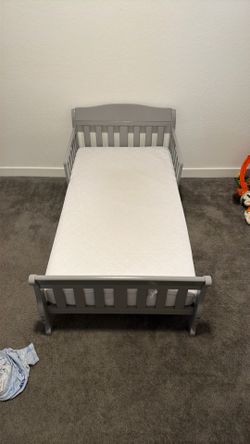 Toddler bed