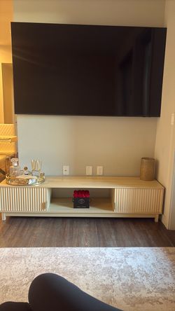 Modern Fluted Wood TV Console / Media Cabinet – Light Oak