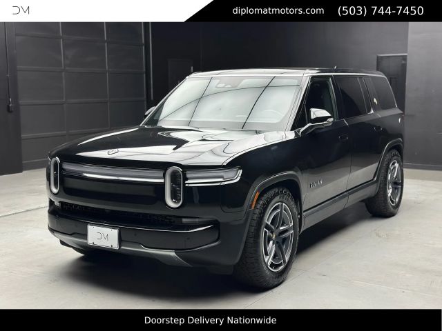 2025 Rivian R1S