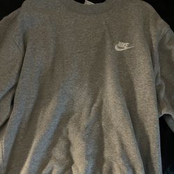 grey nike sweatshirt