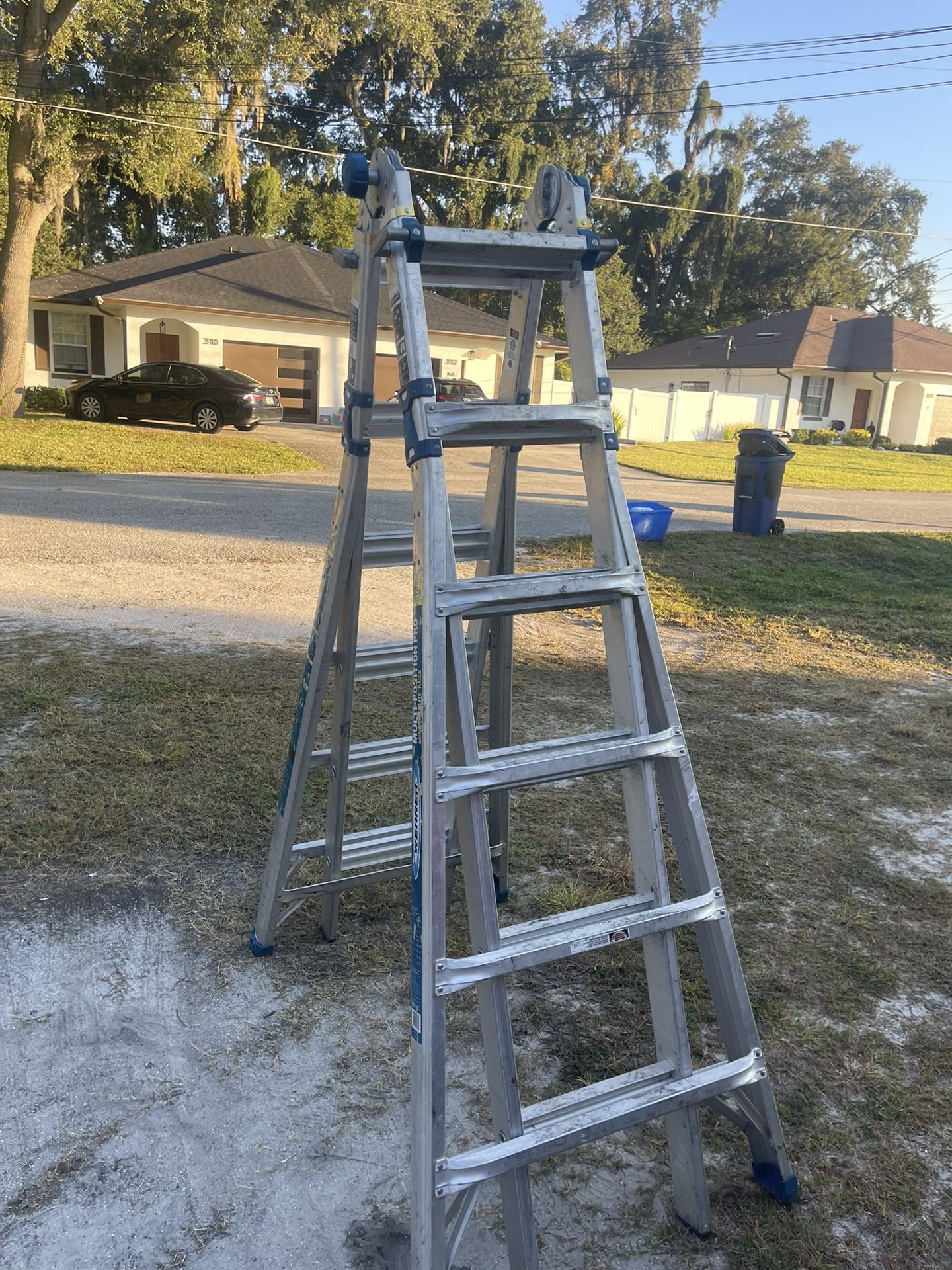 WERNER Pro Ladder 25-Ft Reach Aluminum Multi-Position 375-Lbs Load Capacity