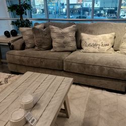 Bayless Smoke 3-Piece Sectional
Ashley Furniture$10 Down Payment And Financing Available