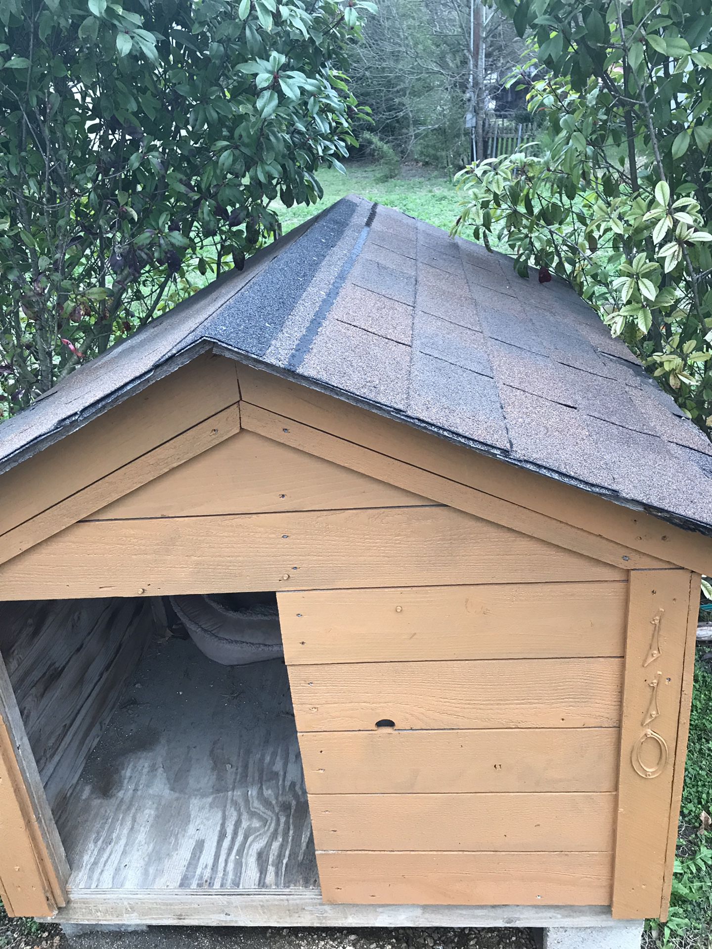 Custom 6’x4’ dog house huge!!
