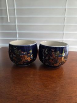 Set of 2 Japanese tea cups