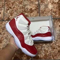 Jordan 11 Cherry Size 9