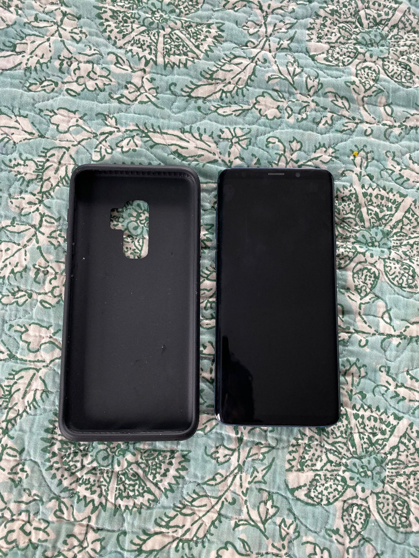 Samsung Galaxy s9plus. 64g unlocked , like new, 300$ or best offers.