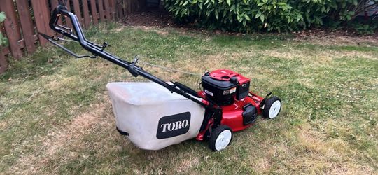 Toro self-propelled lawnmower
