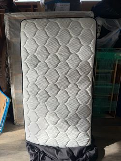 Twin size mattress 12”