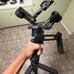 DJI RS 4 Pro, 3-Axis Gimbal stabilizer for Camera for DSLR & Cinema Camera Stabilizer