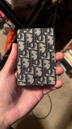 DIOR - vertical bifold card holder/ wallet 
