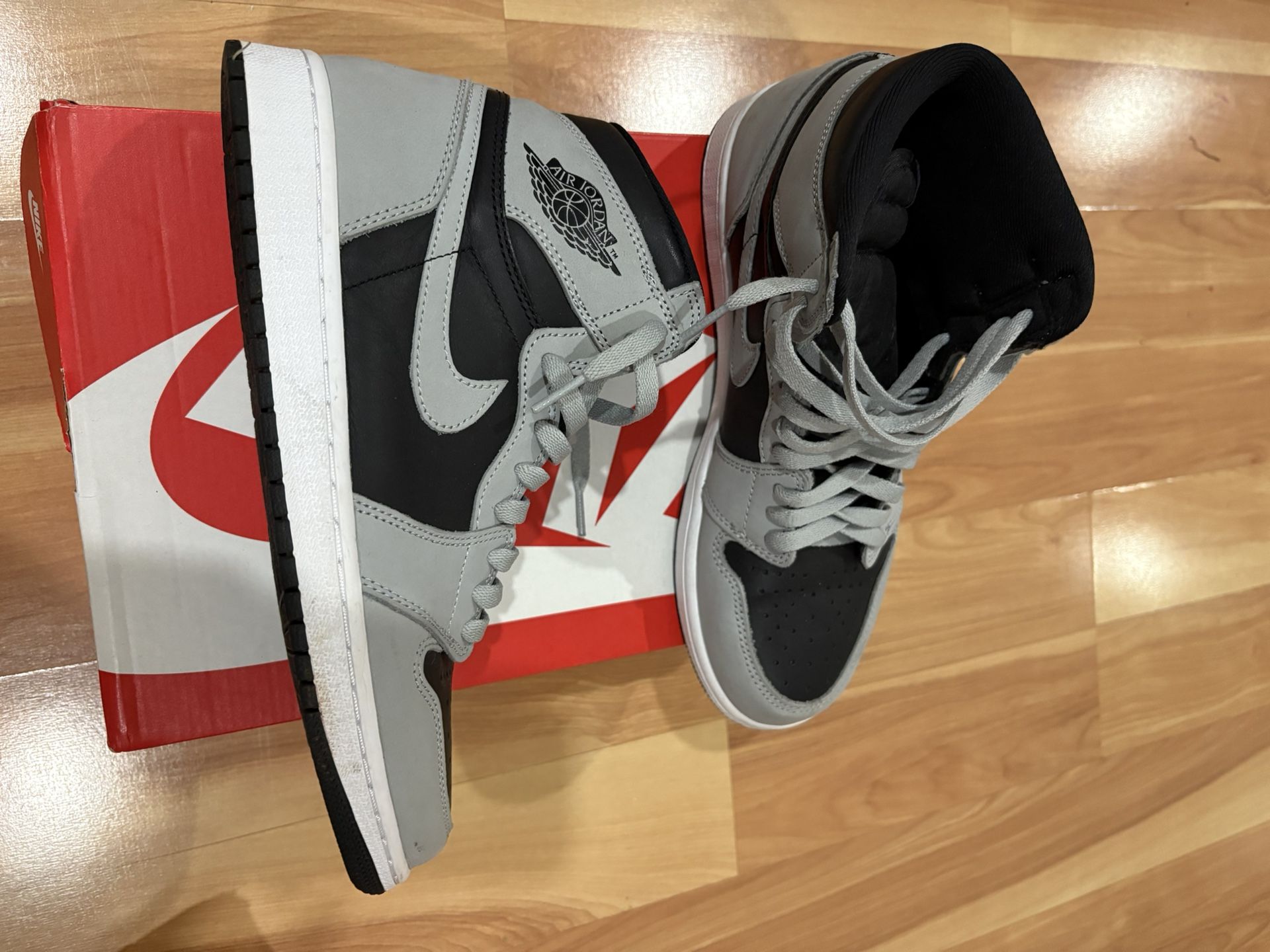 NIKE