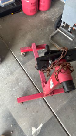 Pittsburgh 1,000 LB Heavy-Duty Engine Stand with Casters