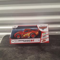 DISNEY PIXAR LIGHTNING MCQUEEN CAR WITH R/C