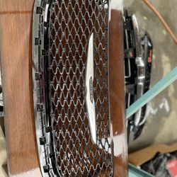 Chrysler Grille Part