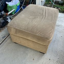 Free Storage Ottoman