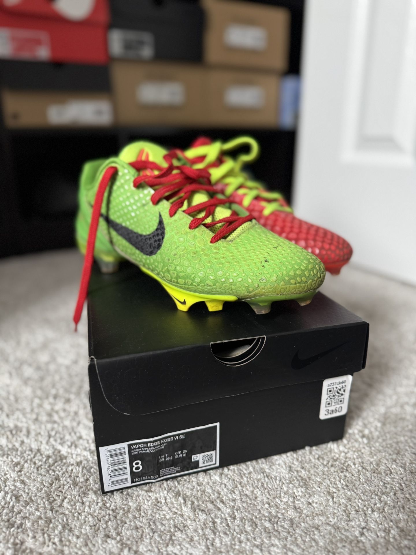 Kobe Grinch Mismatch Cleats