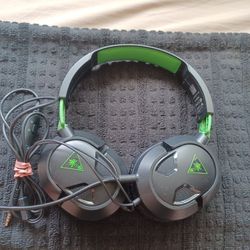 TURTLE BEACH HEADPHONES LIKE NEW,PS2,PS3,XBOX,XBOX1 ONLY PICK UP 
