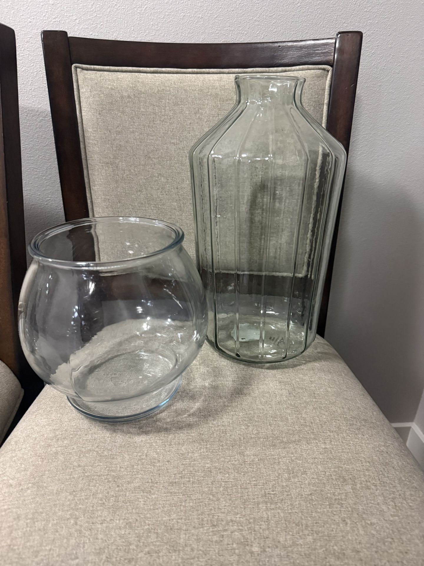 Set Of 2 Glass Vases-great Condition 