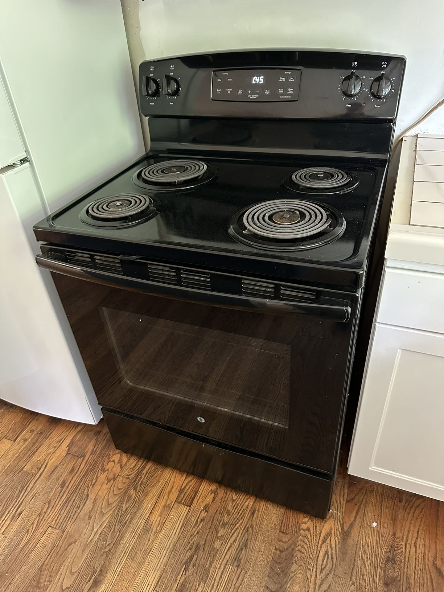 GE Electric Stove/Range/Oven
