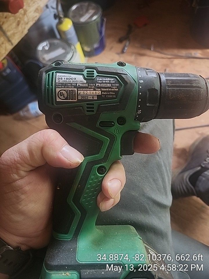 Hitachi Drill Battery And Charger 