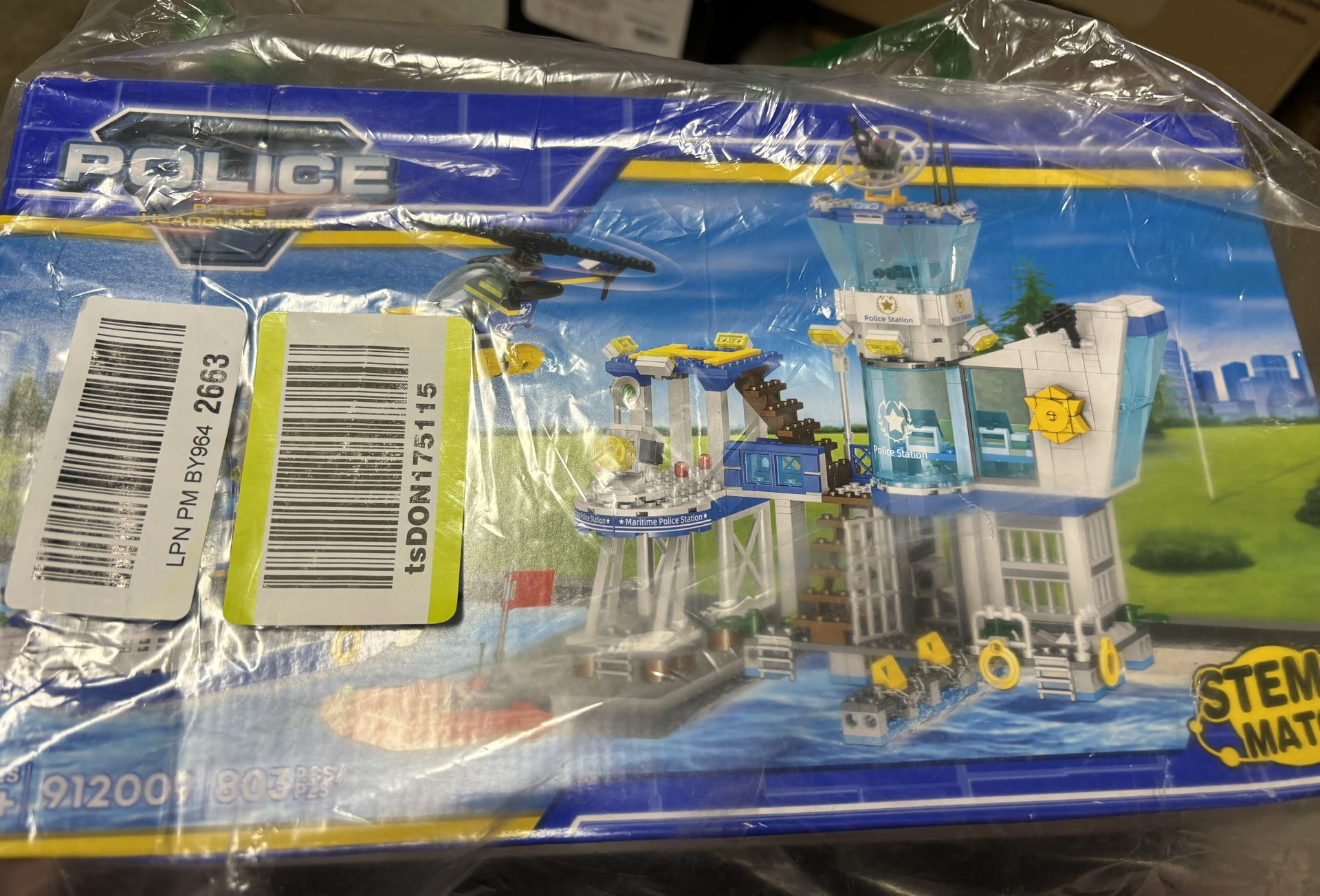 For Sale City Police Station Building Sets, 850 Pieces STEM Toy with Helicopter, Airplane, Boat, Marine Police Station, Gift for Kids Ages 6-12