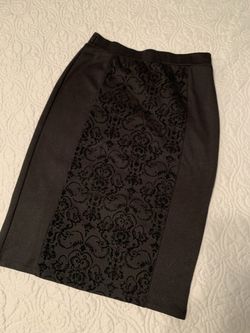 Black pencil skirt size medium