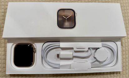 Apple Watch (Series 10) 46mm Gold Titanium LTE w/Milanese Loop + 2 Nike Bands