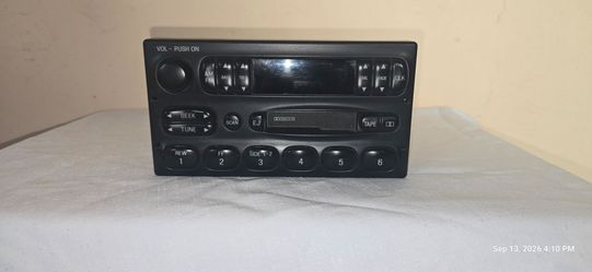 ESTATE SALE OEM Ford Ranger / Explorer AM/FM Cassette Stereo Radio (F57F-19B132-AF)