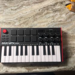 Akai Professional MPK mini