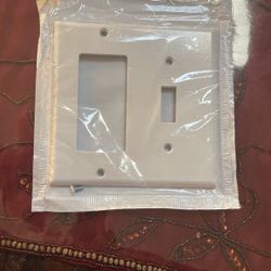 LEVITON Decora 2 Gang Toggle 1 80405 5pcs All $5