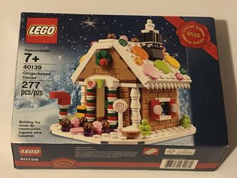 Lego Retired Gingerbread House 2015 Limited Edition 40139 277 pc