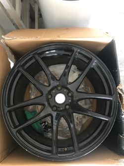 19 inch rim ERS only one rim. Not a set only one rim