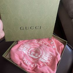 Gucci Newborn Sweater & Shoes 